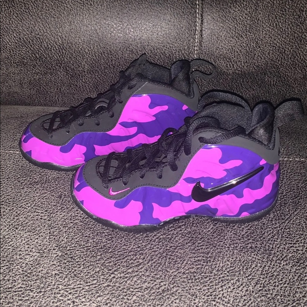 Purple/camo unisex foamposites. Preschool sz. 11.